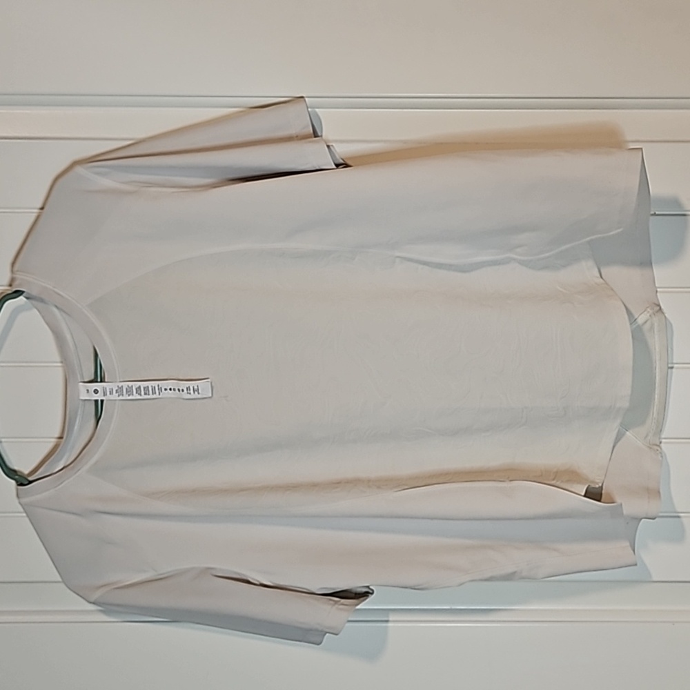 Lululemon Lightweight Stretch Run T-Shirt Airflow-Color Bone